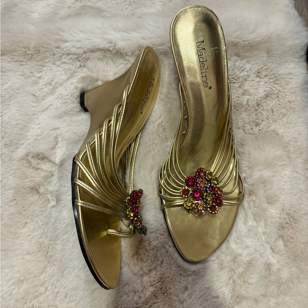 The most perfect jewel flower sandal wedge!!